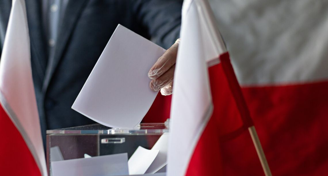 PiS mocno traci poparcie. Morawiecki poniżej progu: Nowy podział prawicy bez wzrostu potencjału PiS mocno traci poparcie. Morawiecki poniżej progu: Nowy podział prawicy bez wzrostu potencjału