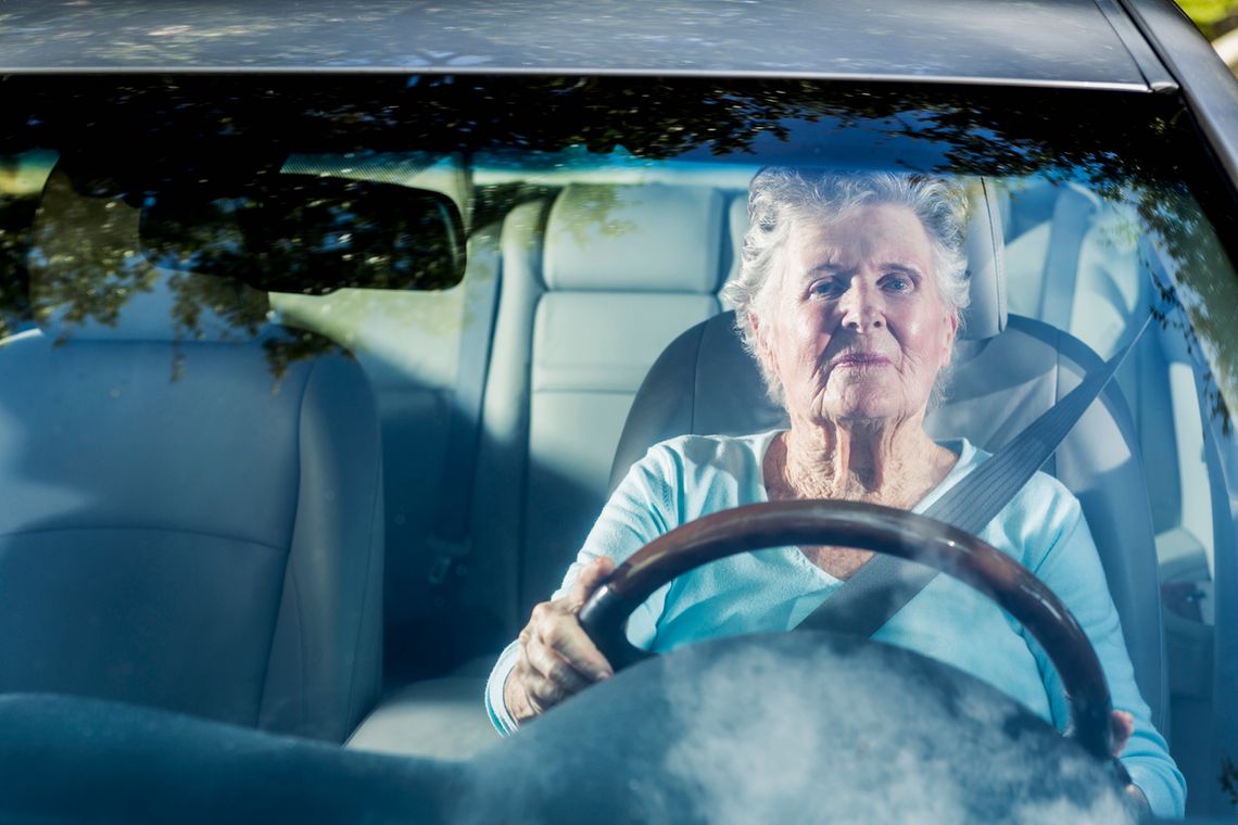 Kierowcy w wieku 65 lat inaczej traktowani. Obowiązkowe badania