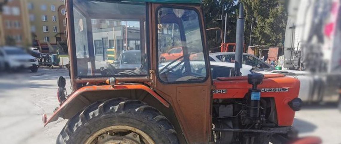 Jak wysłużony Ursus stał się "gwiazdą" komorniczej licytacji. Pijany rolnik stracił