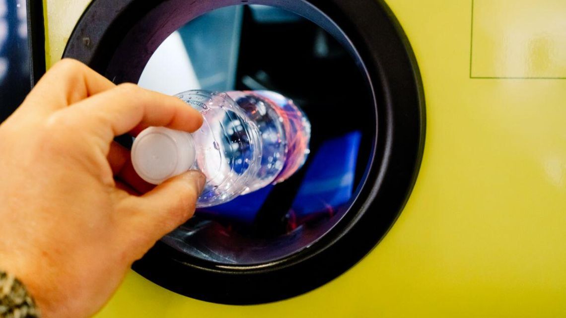 Co z systemem kaucyjnym? Nastąpi masowy powrót butelek bezzwrotnych?