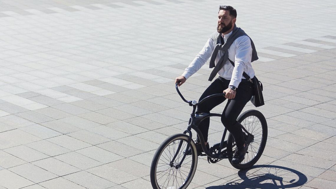 Drożyzna na stacjach benzynowych. Modny rower gravel staje się nową alternatywą dla samochodu