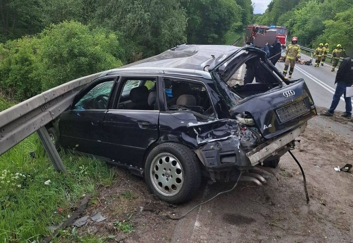 Samochód ciężarowy i osobówka nie wyminęli się na drodze Kierowca audi w szpitalu