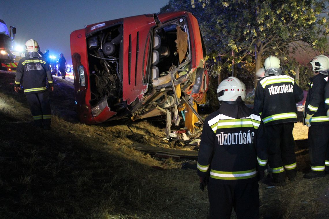 Tragiczny wypadek polskiego autokaru na Węgrzech. 12 osób nie żyje Tragiczny wypadek polskiego autokaru na Węgrzech. 12 osób nie żyje