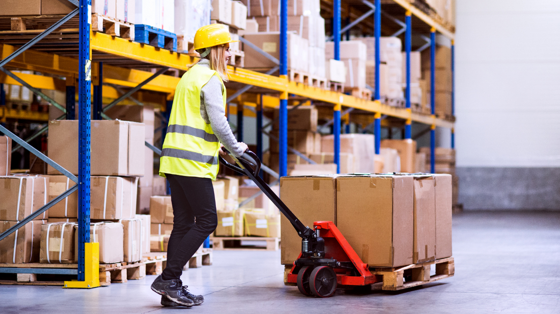 Średnie zarobki w Polsce. Najniższa krajowa nie została powiązana że średnią krajową Średnie zarobki w Polsce. Najniższa krajowa nie została powiązana że średnią krajową