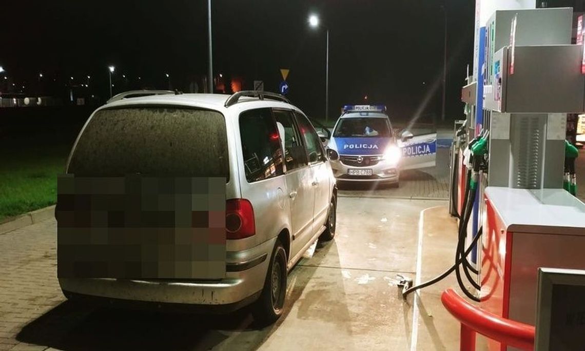 Udawała przed policjantami... dystrybutor