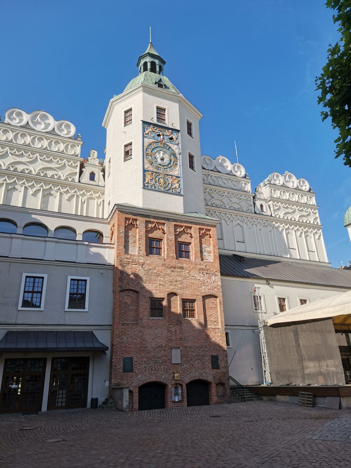 W Dzień Przewodnika Turystycznego zwiedź zamkowe dziedzińce