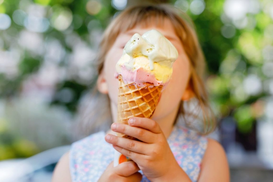 Lody w wafelku taniej niż w kubeczku