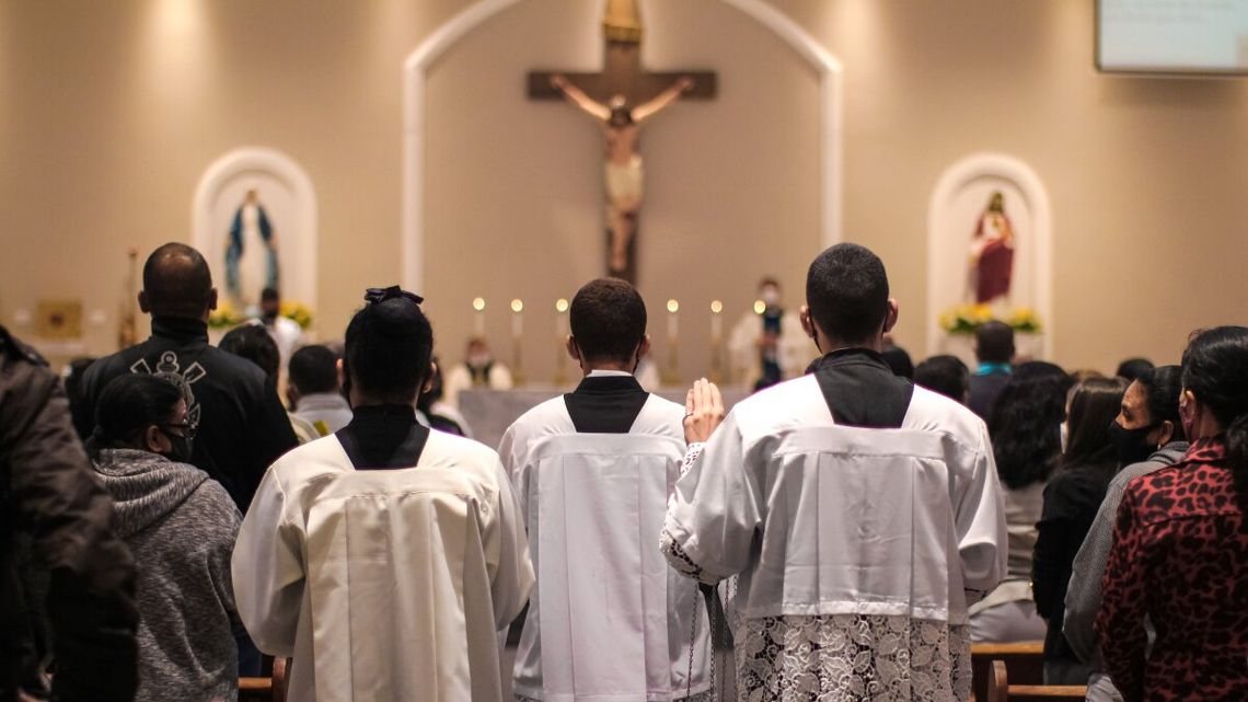 Wielki Piątek 2026: Czy to dzień wolny od pracy i czy sklepy będą otwarte 3 kwietnia