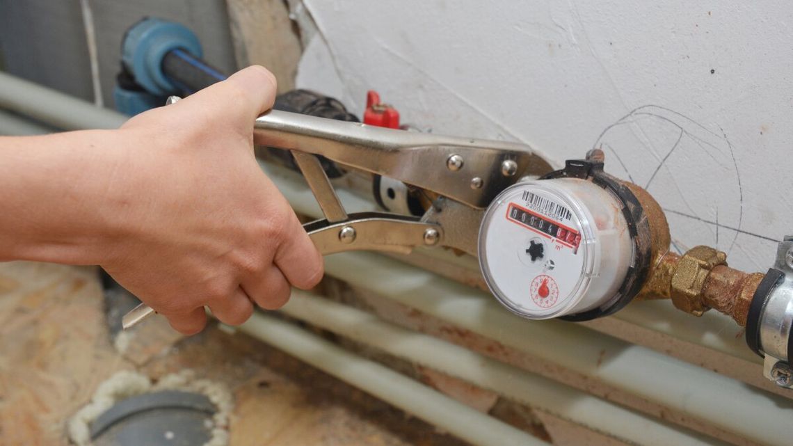 Zdalny odczyt obowiązkowy. Sprawdź, kiedy monter zapuka do Twoich drzwi i co grozi za brak zmian