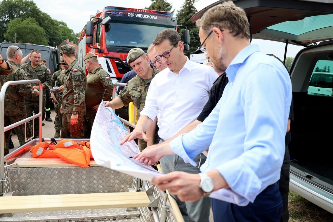 Z usuwaniem skutków skażenia Odry walczą zachodniopomorscy terytorialsi [FOTO]