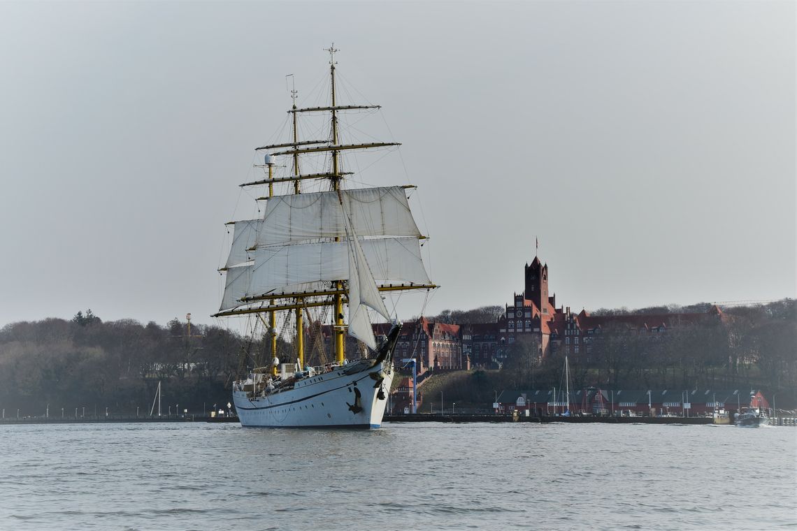 „Żagle 2022". W sierpniu do Szczecina przypłynie niemiecki okręt - Gorch Fock.