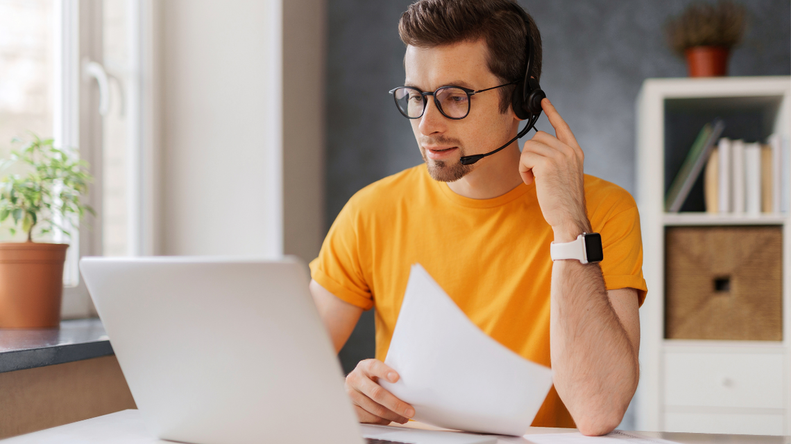 Polak jest bardzo pracowity. Pracujemy po godzinach i dorabiamy