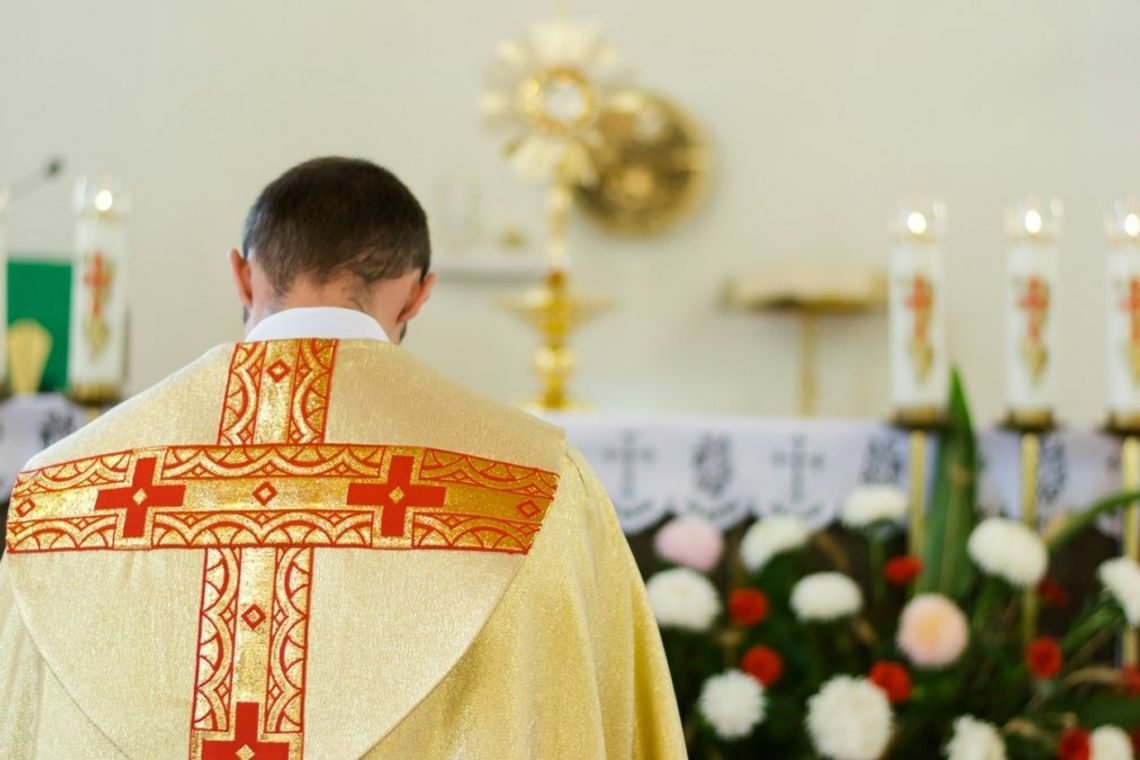 Ksiądz z zarzutami trafił do aresztu. Ciąg dalszy seksafery na plebanii